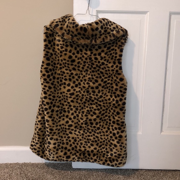 ✨SALE✨Cute cheetah vest - Picture 2 of 3